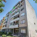 Sole アパート プーラ